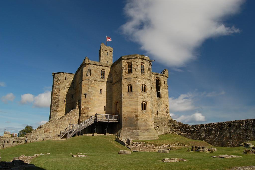 Quais são os melhores hotéis perto de Warkworth Castle & Hermitage? Amble Exterior foto